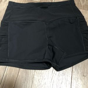 Lululemon Black Shorts (track)? Size 6
